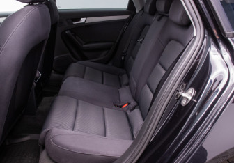 Подержанный автомобиль Audi A4 Sedan 2014 года (11 фото)