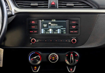 Подержанный автомобиль Kia Rio Hatchback 2021 года (15 фото)