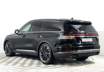 Подержанный автомобиль Lincoln Aviator 2020 года (7 фото)
