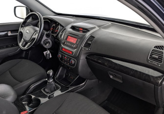 Подержанный автомобиль Kia Sorento 2018 года (13 фото)