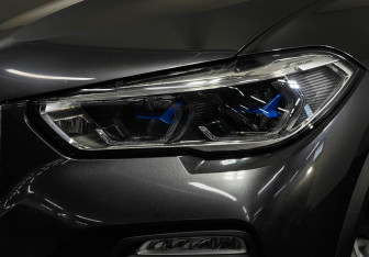 Подержанный автомобиль BMW X5 2019 года (7 фото)