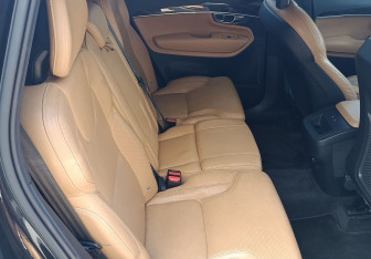 Подержанный автомобиль Volvo XC90 2015 года (11 фото)