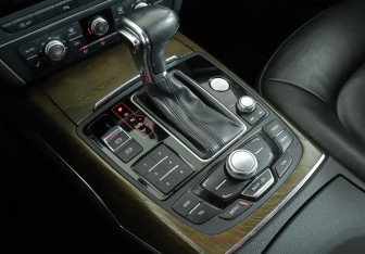 Подержанный автомобиль Audi A6 Sedan 2012 года (18 фото)