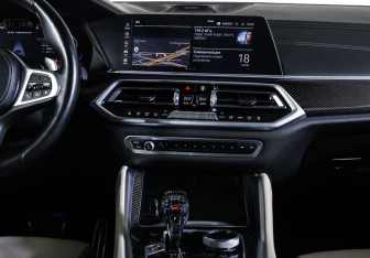 Подержанный автомобиль BMW X6 2021 года (14 фото)