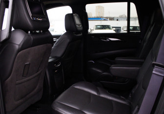 Подержанный автомобиль Cadillac Escalade Suv 2016 года (13 фото)