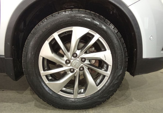 Подержанный автомобиль Nissan X-Trail 2017 года (19 фото)