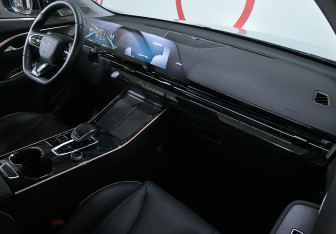 Подержанный автомобиль Omoda C5 2023 года (9 фото)