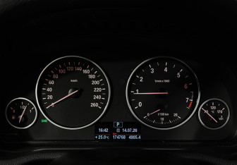 Подержанный автомобиль BMW X3 2013 года (13 фото)