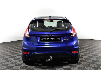 Подержанный автомобиль Ford Fiesta Hatchback 2017 года (6 фото)