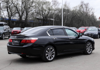 Подержанный автомобиль Honda Accord Sedan 2013 года (5 фото)