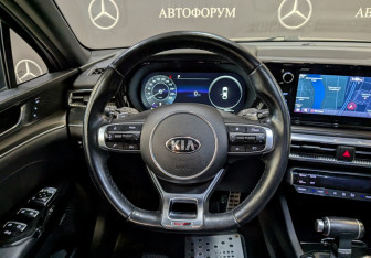 Подержанный автомобиль Kia K5 2021 года (16 фото)