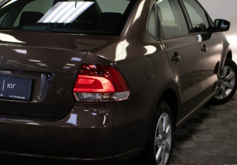 Подержанный автомобиль Volkswagen Polo Sedan 2014 года (23 фото)