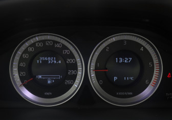 Подержанный автомобиль Volvo XC60 2011 года (7 фото)