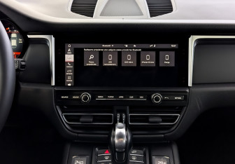 Подержанный автомобиль Porsche Macan 2021 года (15 фото)