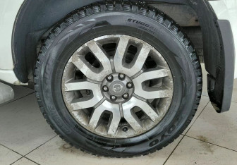 Подержанный автомобиль Nissan Pathfinder 2013 года (22 фото)