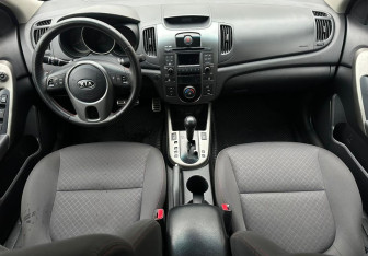 Подержанный автомобиль Kia Cerato Sedan 2009 года (11 фото)