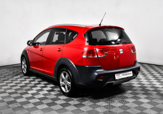 Подержанный автомобиль SEAT Altea 2011 года (7 фото)