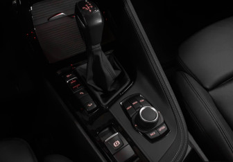 Подержанный автомобиль BMW X2 2018 года (18 фото)