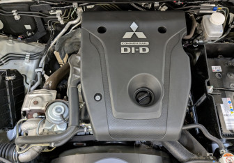 Подержанный автомобиль Mitsubishi L200 2022 года (9 фото)