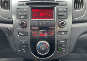 Подержанный автомобиль Kia Cerato Sedan 2012 года (15 фото)