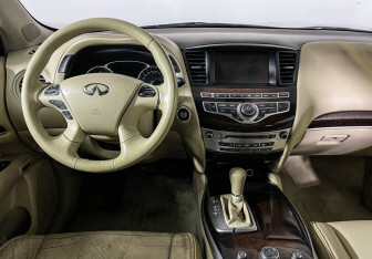 Подержанный автомобиль Infiniti JX 2013 года (12 фото)