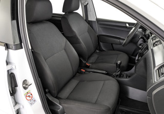 Подержанный автомобиль Skoda Rapid Liftback 2019 года (24 фото)
