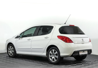 Подержанный автомобиль Peugeot 308 Hatchback 2012 года (7 фото)