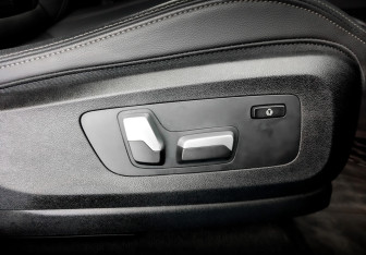 Подержанный автомобиль BMW X5 2021 года (24 фото)