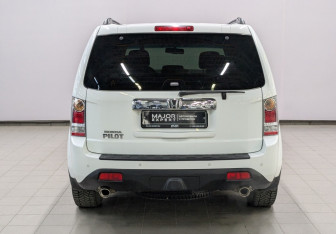 Подержанный автомобиль Honda Pilot 2012 года (28 фото)