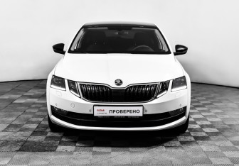 Подержанный автомобиль Skoda Octavia Liftback 2017 года (2 фото)