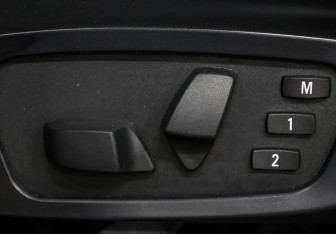 Подержанный автомобиль BMW X3 2012 года (21 фото)