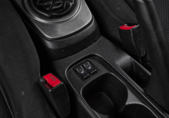 Подержанный автомобиль Mitsubishi Lancer Sedan 2005 года (14 фото)