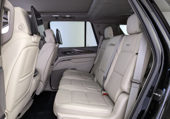 Подержанный автомобиль Cadillac Escalade Suv 2021 года (18 фото)