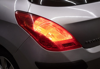 Подержанный автомобиль Peugeot 308 Hatchback 2009 года (21 фото)