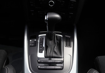 Подержанный автомобиль Audi Q5 2015 года (18 фото)