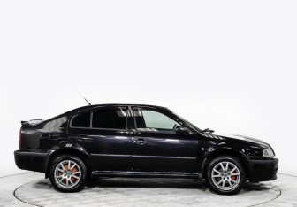 Подержанный автомобиль Skoda Octavia Liftback 2007 года (3 фото)