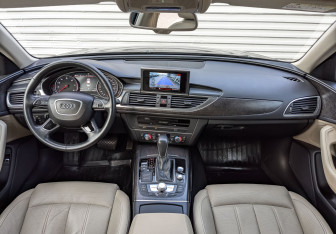 Подержанный автомобиль Audi A6 Sedan 2017 года (14 фото)