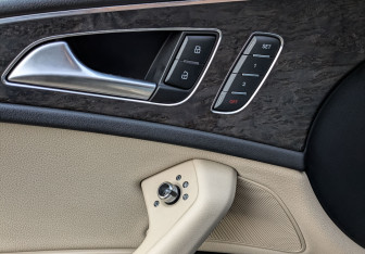 Подержанный автомобиль Audi A6 Sedan 2017 года (30 фото)