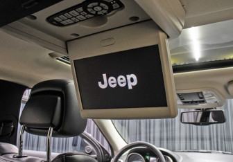 Подержанный автомобиль Jeep Grand Cherokee 2012 года (22 фото)