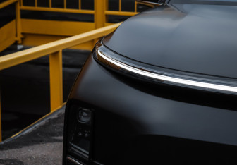 Подержанный автомобиль LiXiang L9 2023 года (14 фото)