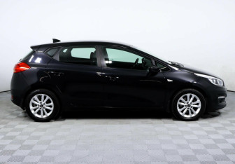 Подержанный автомобиль Kia Ceed Hatchback 2017 года (4 фото)