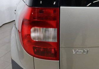 Подержанный автомобиль Skoda Yeti 2012 года (23 фото)