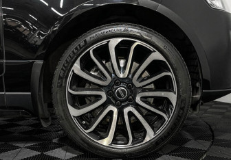 Подержанный автомобиль Land Rover Range Rover 2017 года (37 фото)