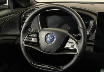 Подержанный автомобиль BYD Han 2022 года (14 фото)