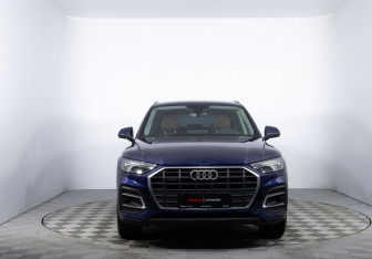 Подержанный автомобиль Audi Q5 2021 года (2 фото)