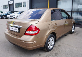 Подержанный автомобиль Nissan Tiida Sedan 2007 года (5 фото)