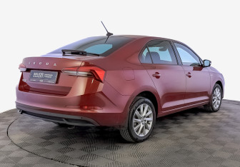 Подержанный автомобиль Skoda Rapid Liftback 2022 года (5 фото)