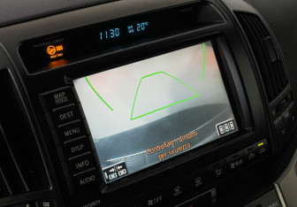 Подержанный автомобиль Toyota Land Cruiser Suv 2008 года (18 фото)