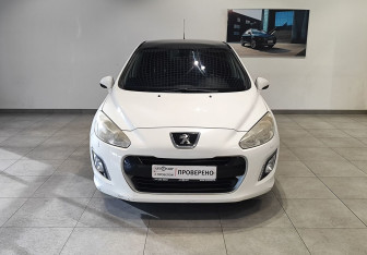 Подержанный автомобиль Peugeot 308 Hatchback 2011 года (2 фото)