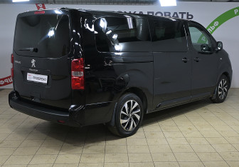 Подержанный автомобиль Peugeot Traveller 2019 года (4 фото)